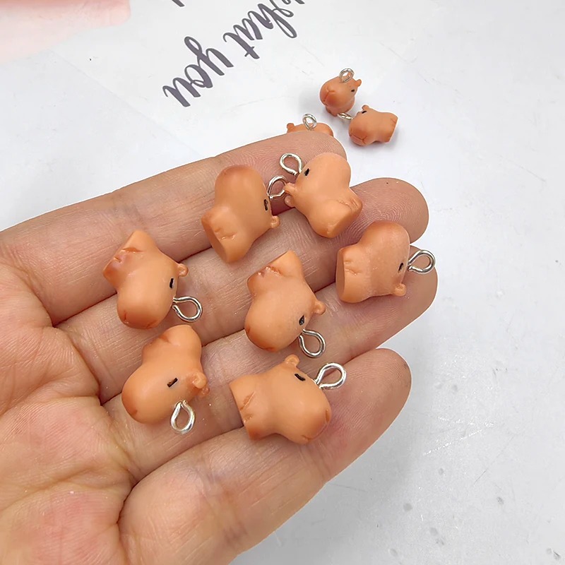 Resin Crafts Diy - 10 個のかわいい小さなカピバラチャーム、ジュエリー作成用、人気の動物、小さなペンダント、クラフト DIY イヤリングキーホルダー用パーツ